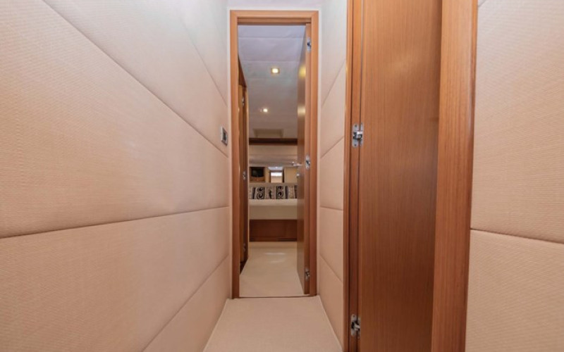 FERRETTI YACHTS 780 STELLINA