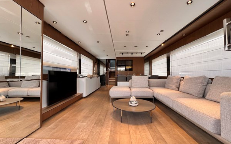 FERRETTI YACHTS 780 LD