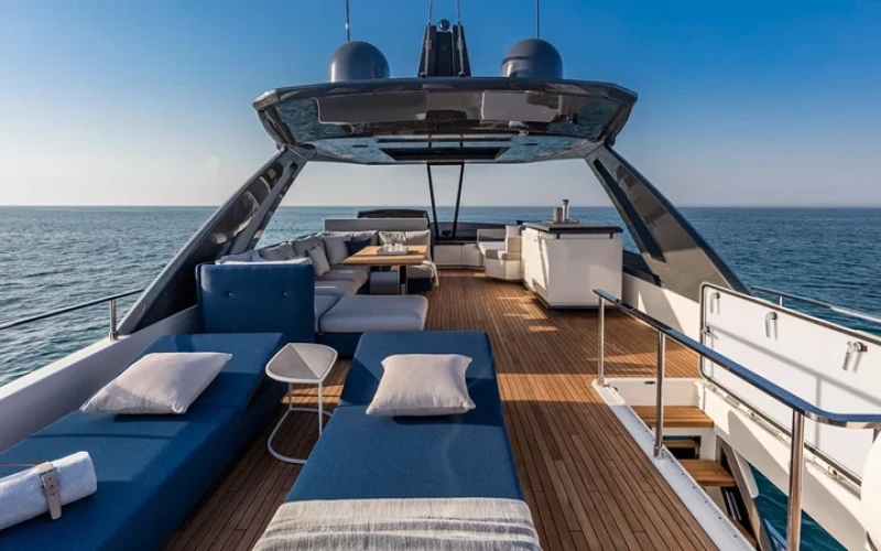 FERRETTI YACHTS 780 LD