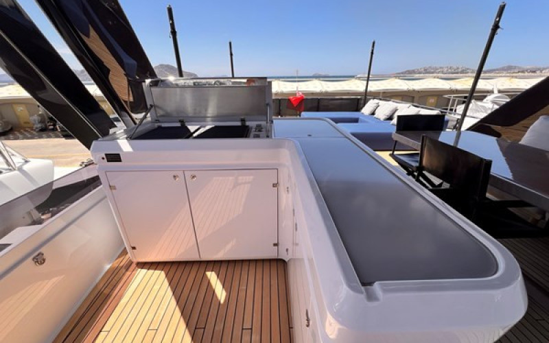 FERRETTI YACHTS 780 LD
