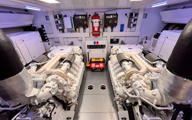 FERRETTI YACHTS 780 LD