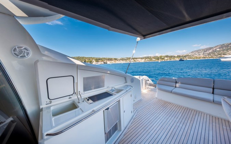 SUNSEEKER Predator 72 sport NUTS