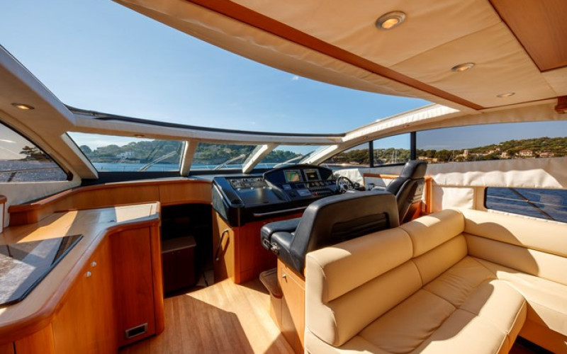 SUNSEEKER Predator 72 sport NUTS