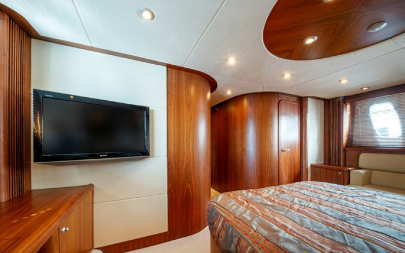 SUNSEEKER Predator 72 sport NUTS