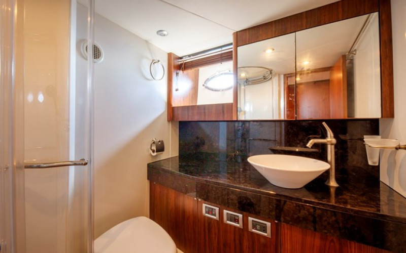 SUNSEEKER Predator 72 sport NUTS