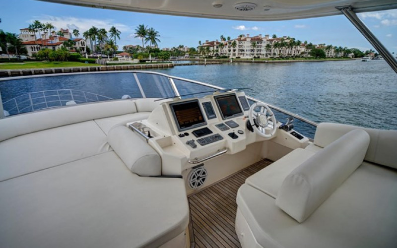 AZIMUT YACHTS 70 DREN