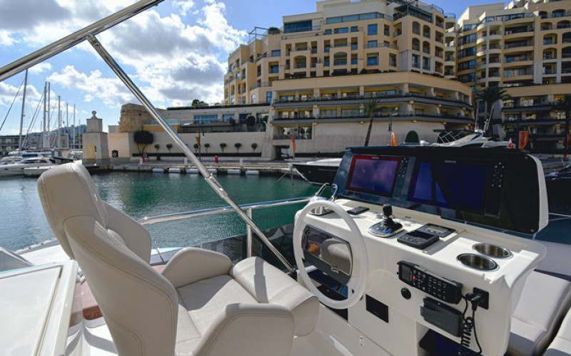 FERRETTI YACHTS Ferretti 500 SOLO