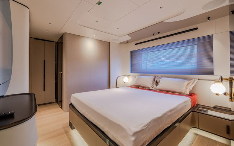 AZIMUT YACHTS Azimut Grande Trideck BLUE EYES