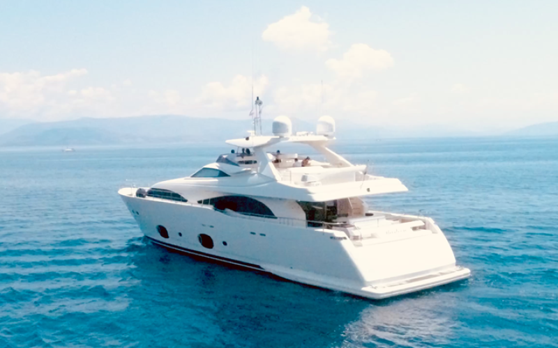 FERRETTI CUSTOM LINE CL 97 THIRTEEN