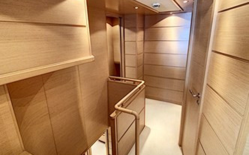 FERRETTI CUSTOM LINE CL 97 THIRTEEN
