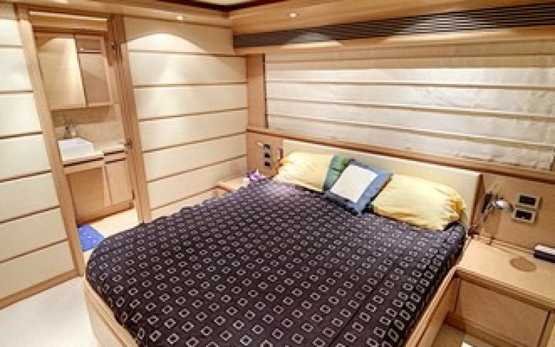 FERRETTI CUSTOM LINE CL 97 THIRTEEN