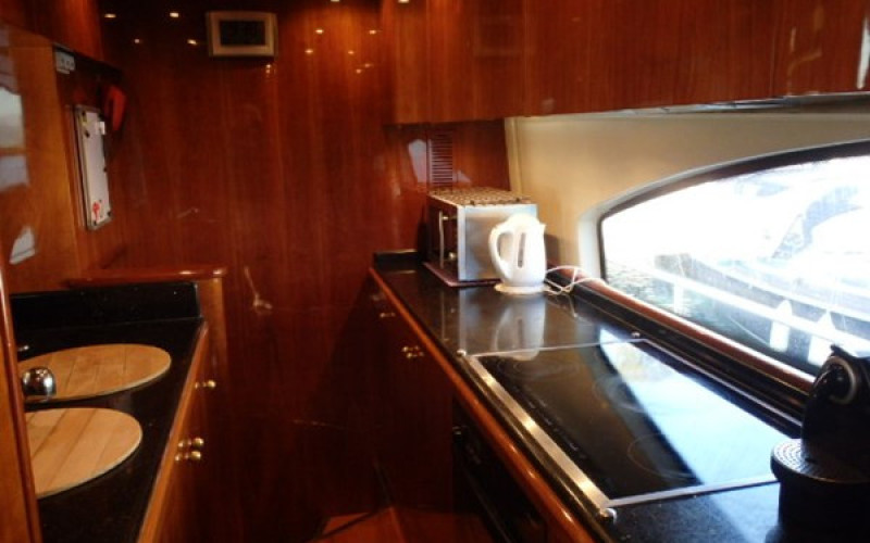 AZIMUT YACHTS 80 FREE SPIRIT