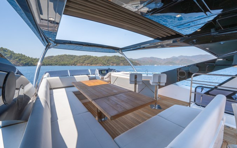SUNSEEKER 76 YACHT NAAMA