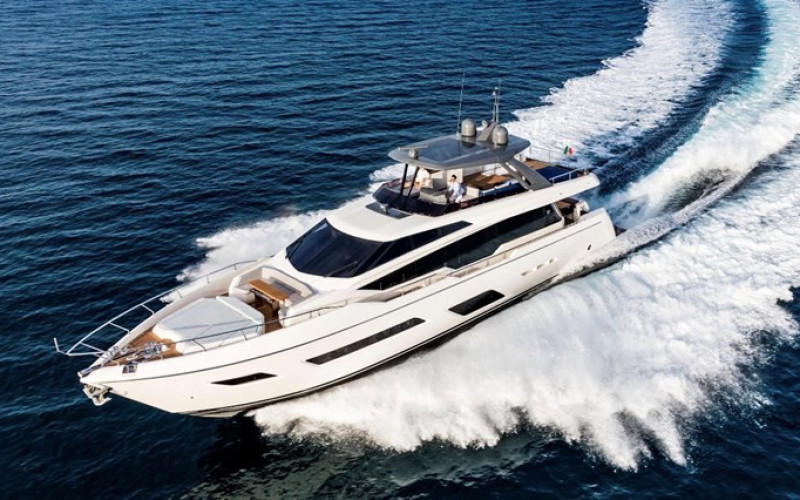 FERRETTI YACHTS 780 LD