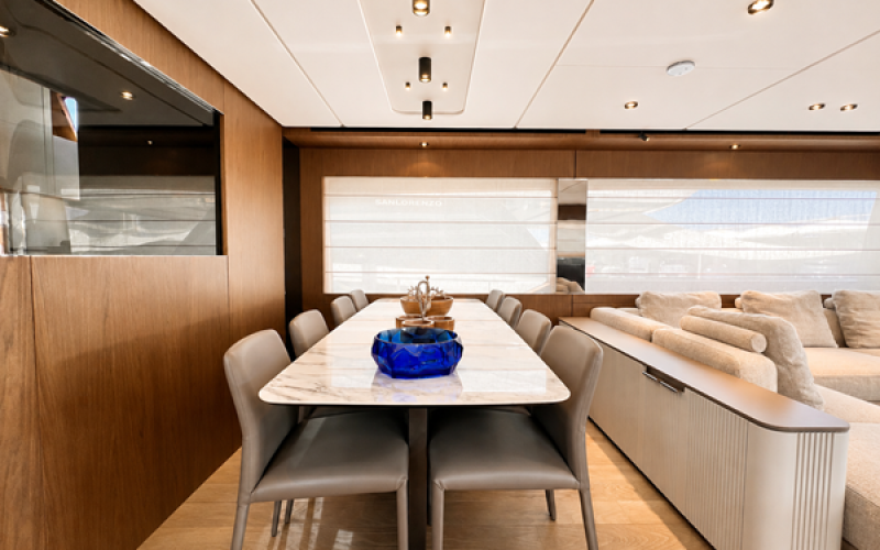 FERRETTI YACHTS 780 LD