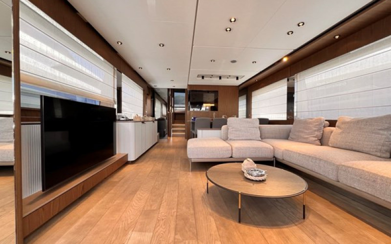 FERRETTI YACHTS 780 LD