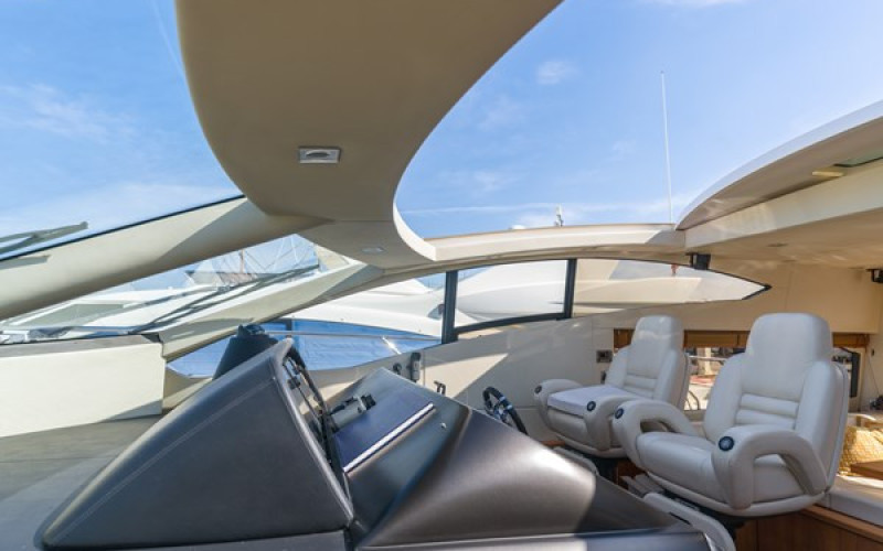 SUNSEEKER Predator 64 M/Y MIEL