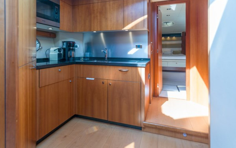SUNSEEKER Predator 64 M/Y MIEL