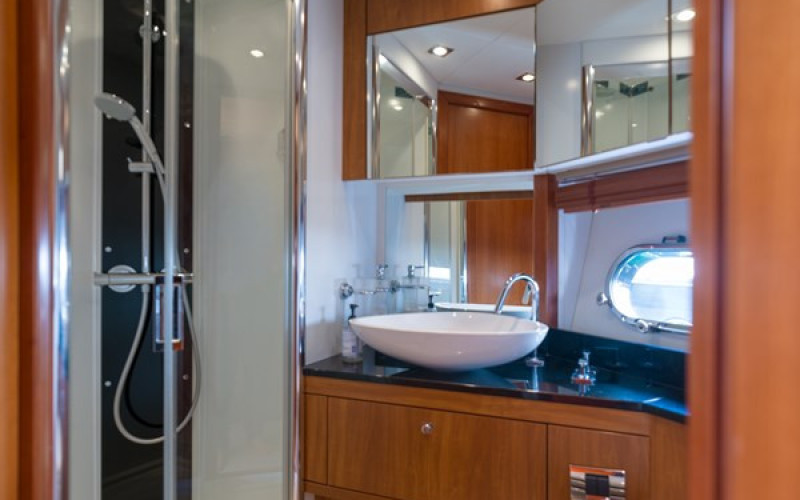 SUNSEEKER Predator 64 M/Y MIEL