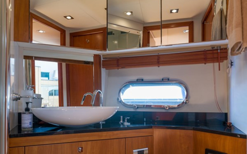 SUNSEEKER Predator 64 M/Y MIEL