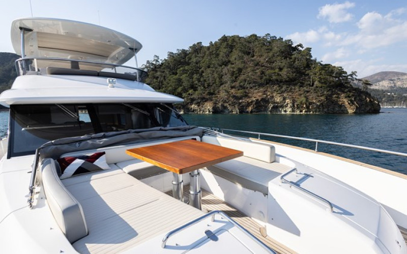 AZIMUT YACHTS AZ MAGELLANO 66