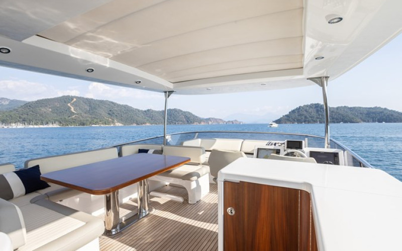 AZIMUT YACHTS AZ MAGELLANO 66