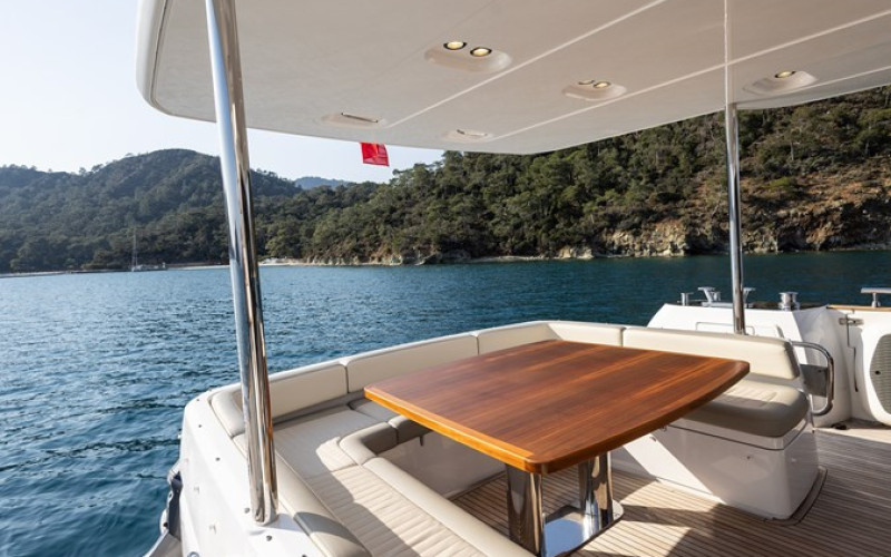AZIMUT YACHTS AZ MAGELLANO 66