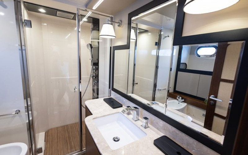 AZIMUT YACHTS AZ MAGELLANO 66
