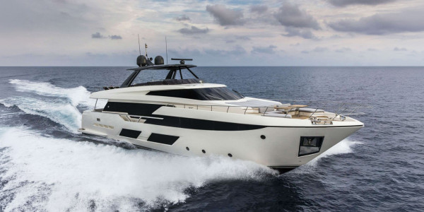 FERRETTI YACHTS 920