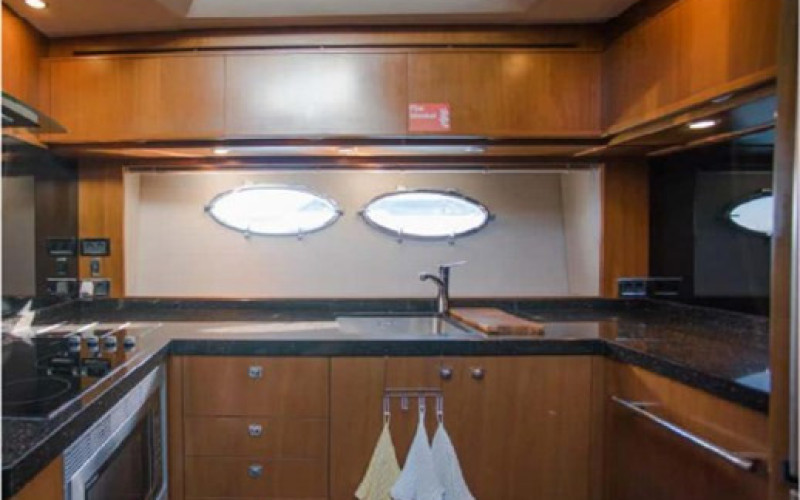 PRINCESS YACHTS V78 AQUAVERA