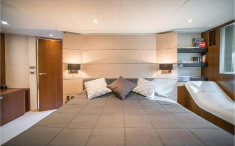 PRINCESS YACHTS V78 AQUAVERA