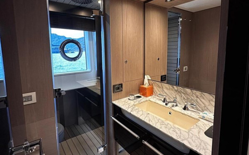 AZIMUT YACHTS GRANDE 27 ALEX10