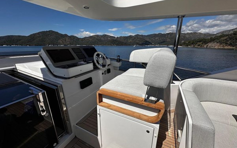 AZIMUT YACHTS GRANDE 27 ALEX10
