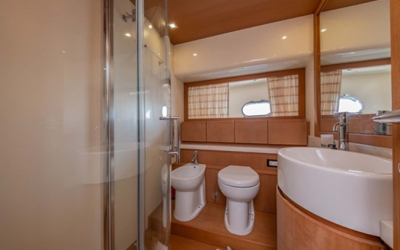 FERRETTI YACHTS 780 STELLINA