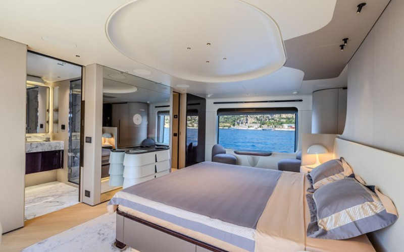 AZIMUT YACHTS Azimut Grande Trideck BLUE EYES