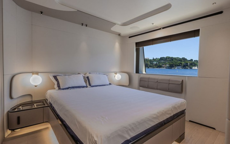 AZIMUT YACHTS Azimut Grande Trideck BLUE EYES