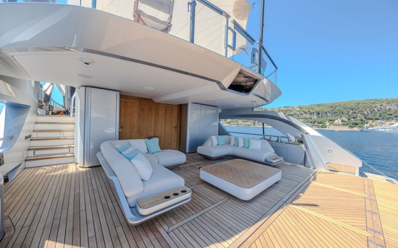 AZIMUT YACHTS Azimut Grande Trideck BLUE EYES