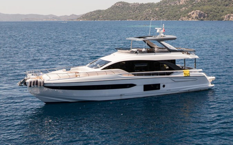 AZIMUT YACHTS MILES