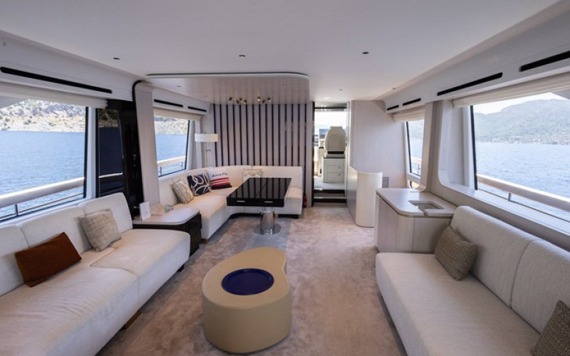 AZIMUT YACHTS MILES
