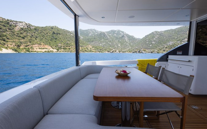 AZIMUT YACHTS MILES