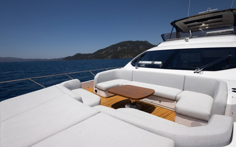 AZIMUT YACHTS MILES