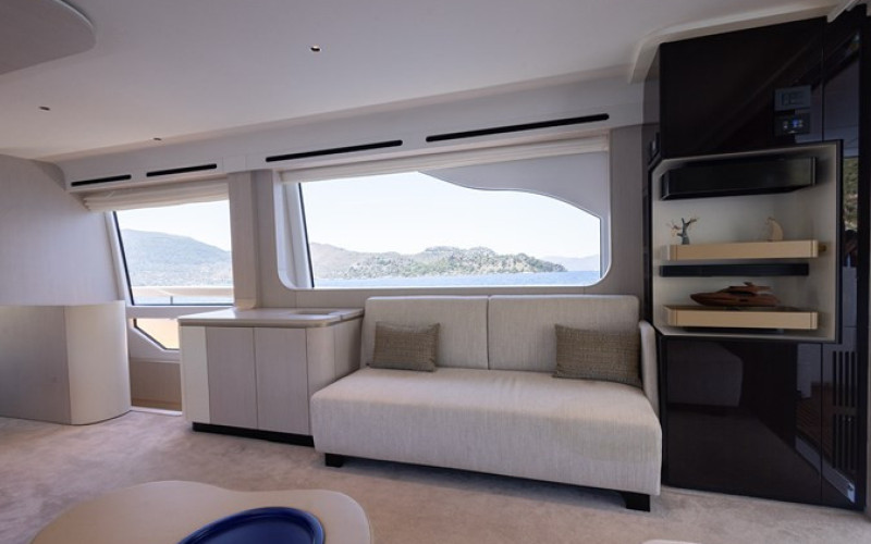 AZIMUT YACHTS MILES
