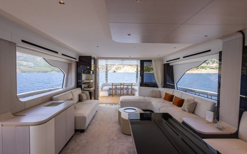 AZIMUT YACHTS MILES
