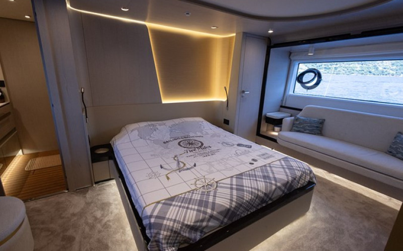 AZIMUT YACHTS MILES