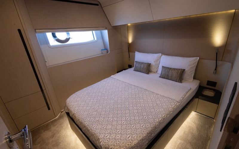 AZIMUT YACHTS MILES