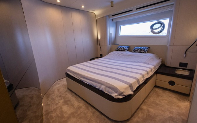 AZIMUT YACHTS MILES