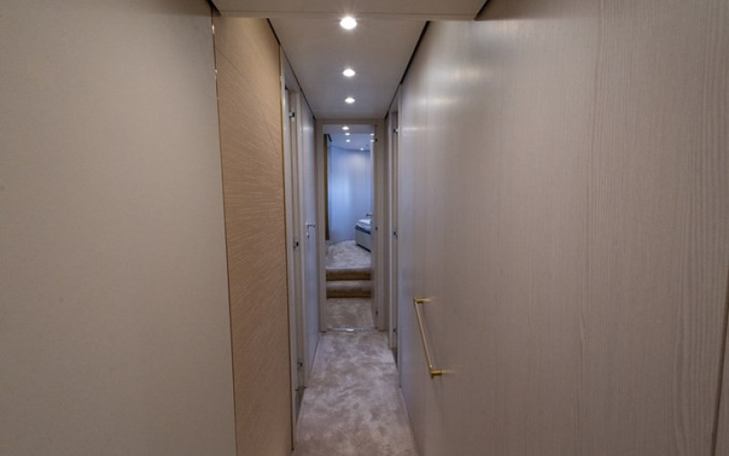 AZIMUT YACHTS MILES
