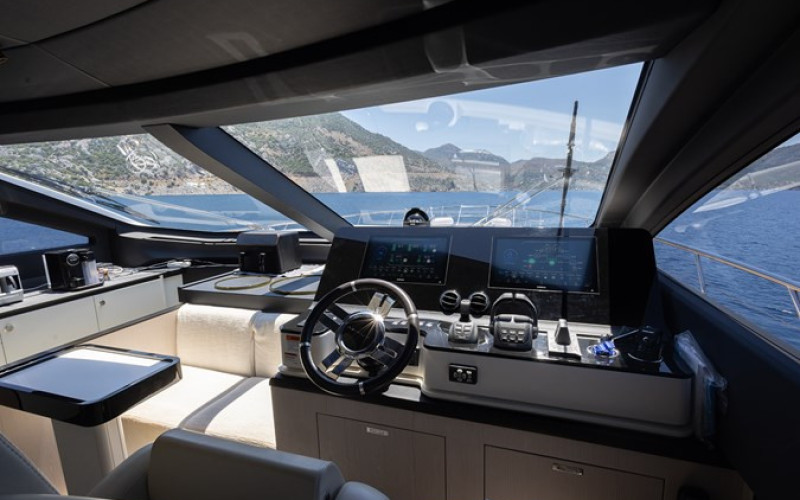 AZIMUT YACHTS MILES