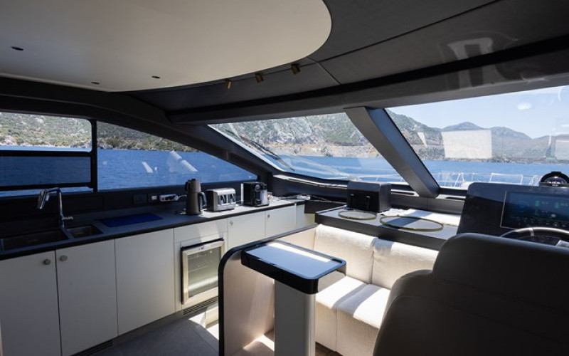 AZIMUT YACHTS MILES