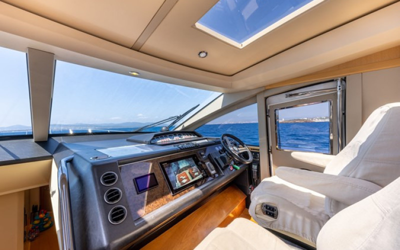 PRINCESS YACHTS PRINCESS V70 P'TITE BOUILLE